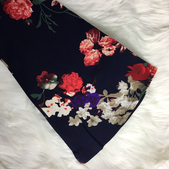 Last // Navy Open Back Floral Dress With Lace - Picture 6 of 6